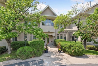 5120 France Ave S Unit 202, Edina, MN 55410