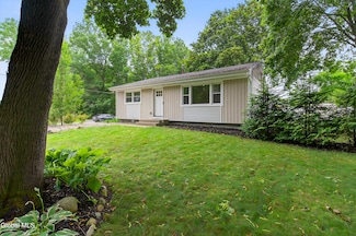 55 Crescent Ave, Saratoga Springs, NY 12866