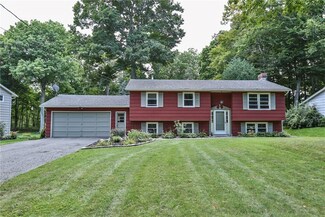 79 Ramblewood Dr, North Chili, NY 14514