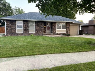 1234 W Washington St, Winterset, IA 50273