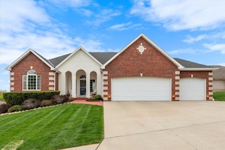 506 Monterey Cir, Council Bluffs, IA 51503