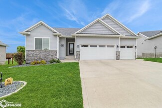 308 Carson Dr, Marshalltown, IA 50158