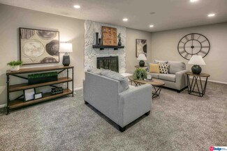2303 N 70th Ave, Omaha, NE 68104