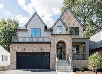 837 N Loomis St, Naperville, IL 60563