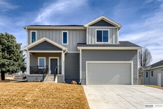 1160 N Cottonwood St, Wahoo, NE 68066