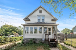 614 Farrington St, Saint Paul, MN 55103