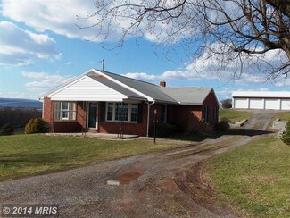 7601 Waterfall Rd, Hustontown, PA 17229
