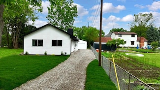 2694 Vendome Ave, Rochester Hills, MI 48309