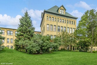 628 Congdon Ave, Elgin, IL 60120