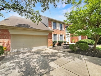 6 Clarke Ct, Cincinnati, OH 45246