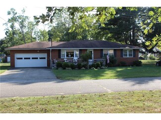 74 Crystal Springs Dr, Washington, WV 26181