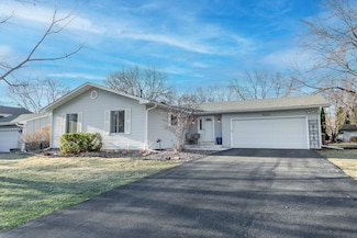 9850 Garrison Way, Eden Prairie, MN 55347