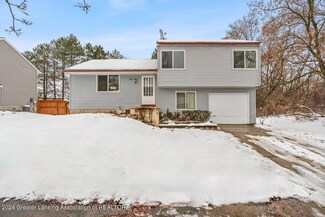 3615 Callihan Ct, Lansing, MI 48910