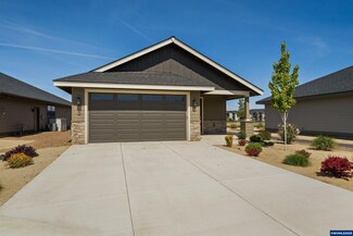 2633 NW Redwood Cir, Redmond, OR 97756