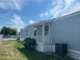 5487 N Burkshire Ave, Coeur D'Alene, ID 83815