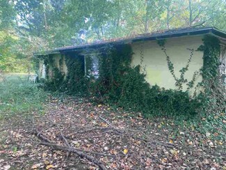2904 Little Glendora Rd, Buchanan, MI 49107