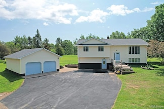 21805 No 9 Rd, Hancock, MI 49930