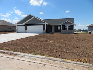 1581 Frontier Rd, Luxemburg, WI 54217