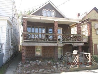1666 Center St, Whiting, IN 46394