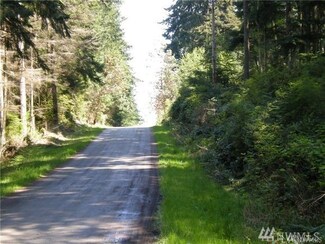 4263 Shire Rd, Greenbank, WA 98253