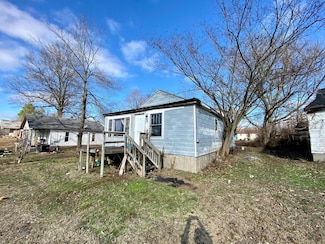 615 Barnes St, Providence, KY 42450