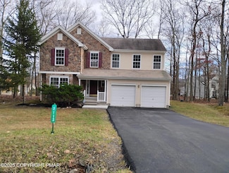 2113 Dorset Ct, Bushkill, PA 18324