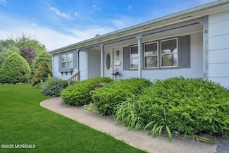 1131 Canal Dr, Point Pleasant Boro, NJ 08742