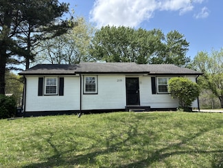 2118 Powell Rd, Clarksville, TN 37043