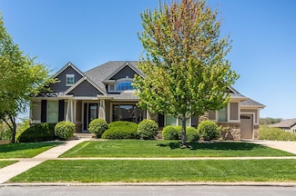 9257 Sugar Creek Dr, Waukee, IA 50263