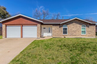 2115 Bradford Dr, Arlington, TX 76010