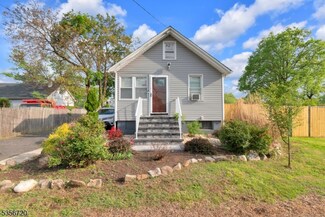 84 Baker St, Somerset, NJ 08873
