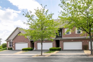 10S458 Carrington Cir Unit A, Willowbrook, IL 60527