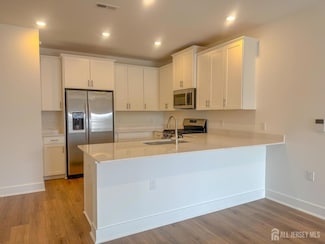 28312 Radford Ct, Monroe, NJ 08831