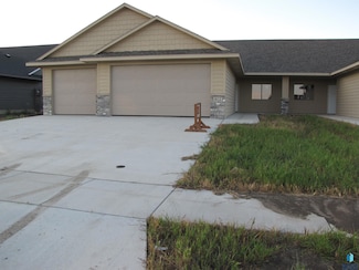 812 Shirley St, Harrisburg, SD 57032