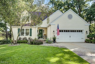 40 High Ct, Chagrin Falls, OH 44022