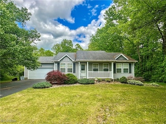 895 Mcarthur Dr, Girard, OH 44420