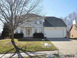 700 N Aberdeen Dr, Papillion, NE 68046