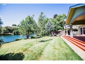 396 Pioneer Way, Winchester, OR 97495