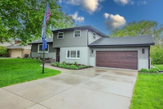 8561 N Greenvale Rd, Milwaukee, WI 53217