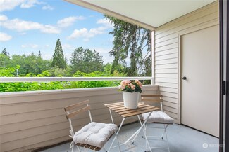 5225 50th Ave NE Unit 106, Seattle, WA 98105