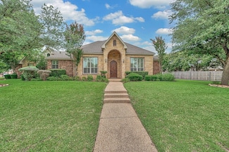 304 Chamberly Rd, Woodway, TX 76712
