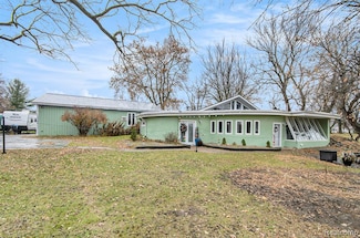 60742 11 Mile Rd, South Lyon, MI 48178