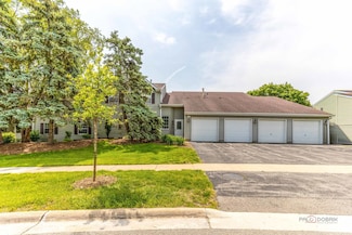 557 E Shag Bark Ln Unit H, Streamwood, IL 60107