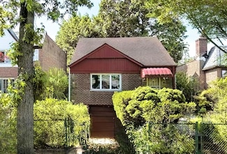 85-82 66th Rd, Flushing, NY 11374