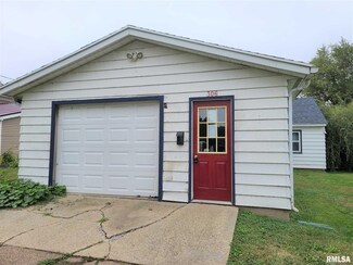 306 8th Ave S, Albany, IL 61230