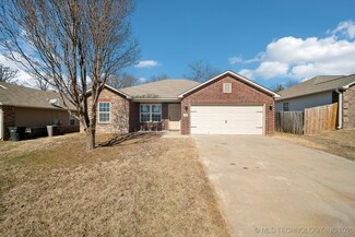 1345 Panther Ln, Sapulpa, OK 74066