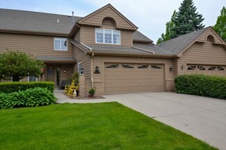 8505 S Country Club Dr, Franklin, WI 53132