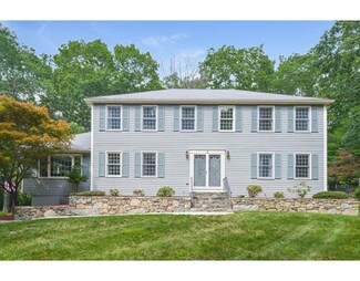 4 Daniels Rd, Mendon, MA 01756