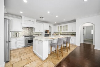 22800 Granite Dome Place, Canyon Lake, CA 92587