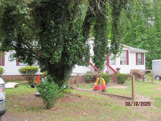 5866 Sulik Ln, Hayes, VA 23072